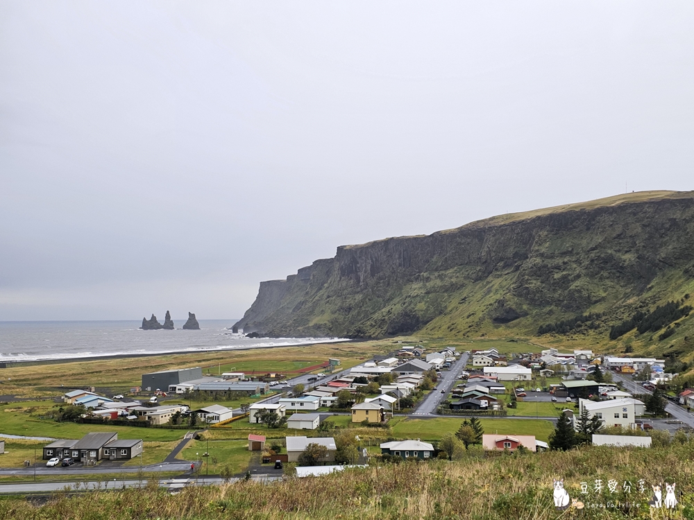 Suður Vík|冰島南部維克鎮的人氣餐廳 ‧ 菲力羊排好好吃 🌱豆芽出國趣冰島 3 Sudur Vik 2