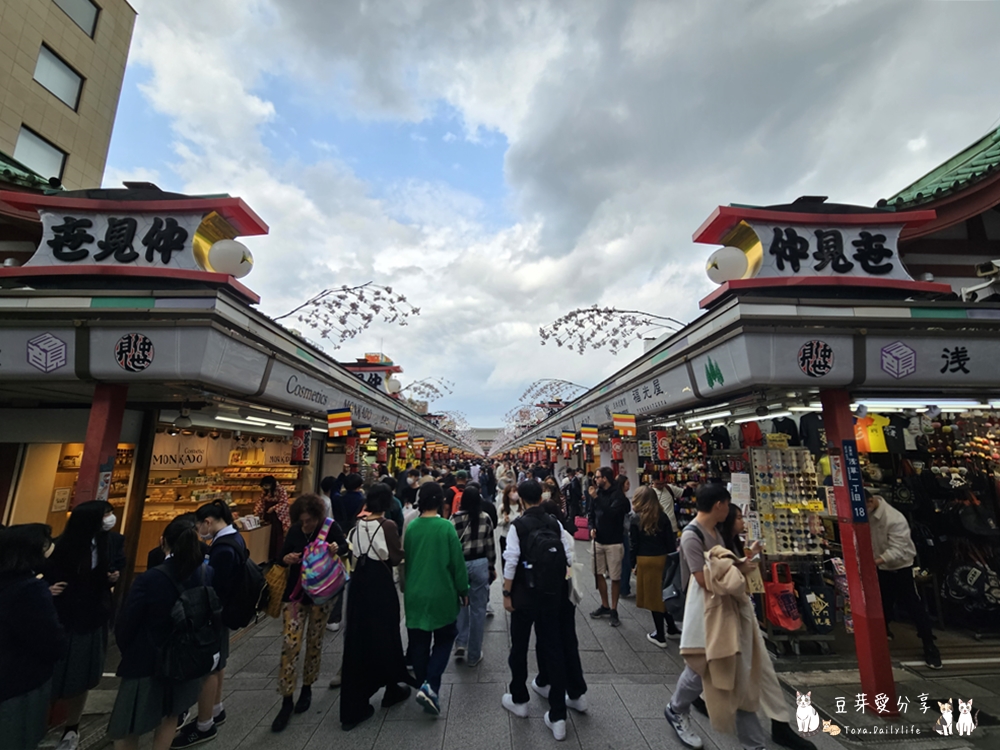 淺草寺週邊|雷門燈籠、化粧堂Yoroshi、舟和地瓜羊羹、和泉屋貓咪仙貝、花月堂菠蘿麵包 🌱豆芽出國趣日本 10 Sensoji Temple 13