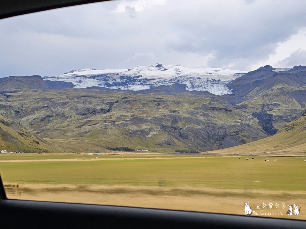 冰島自駕環島Day3|南部之旅 ‧ 塞里雅蘭瀑布 ‧ 秘密瀑布 ‧ 飛機殘骸 ‧ 史可加瀑布 ‧ Kvernufoss ‧ 黑沙灘 ‧ Suður Vík ‧ KRONAN超市 ‧ 維克住宿🌱豆芽出國趣冰島 16 2023 iceland day3 15