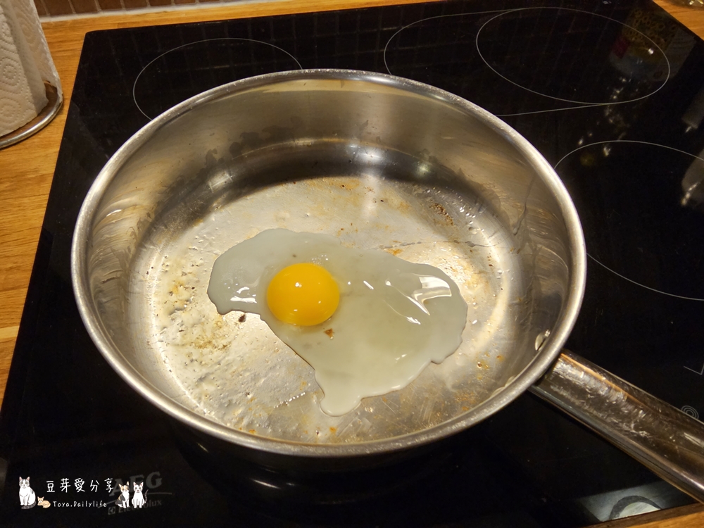 冰島自駕環島Day3|南部之旅 ‧ 塞里雅蘭瀑布 ‧ 秘密瀑布 ‧ 飛機殘骸 ‧ 史可加瀑布 ‧ Kvernufoss ‧ 黑沙灘 ‧ Suður Vík ‧ KRONAN超市 ‧ 維克住宿🌱豆芽出國趣冰島 5 2023 iceland day3 6