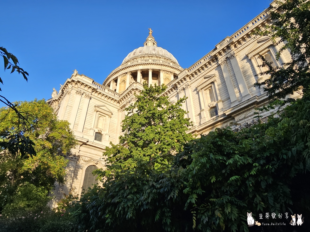 聖保羅大教堂 St. Paul's Cathedral|世界上第二大的圓頂教堂 ‧ 登上圓頂俯瞰倫敦市景 🌱豆芽出國趣英國 12 St Pauls Cathedral 12