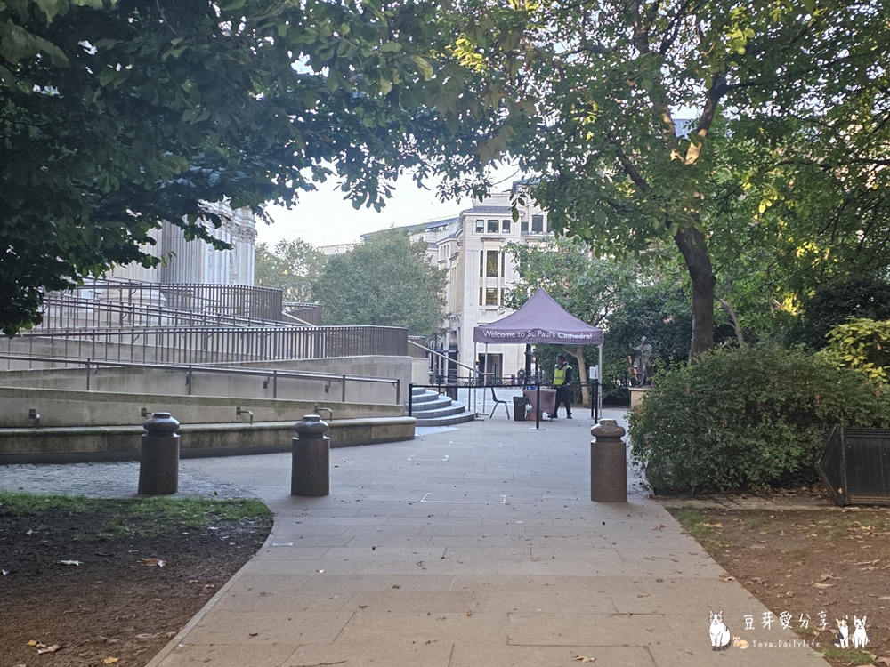 聖保羅大教堂 St. Paul's Cathedral|世界上第二大的圓頂教堂 ‧ 登上圓頂俯瞰倫敦市景 🌱豆芽出國趣英國 14 St Pauls Cathedral 14