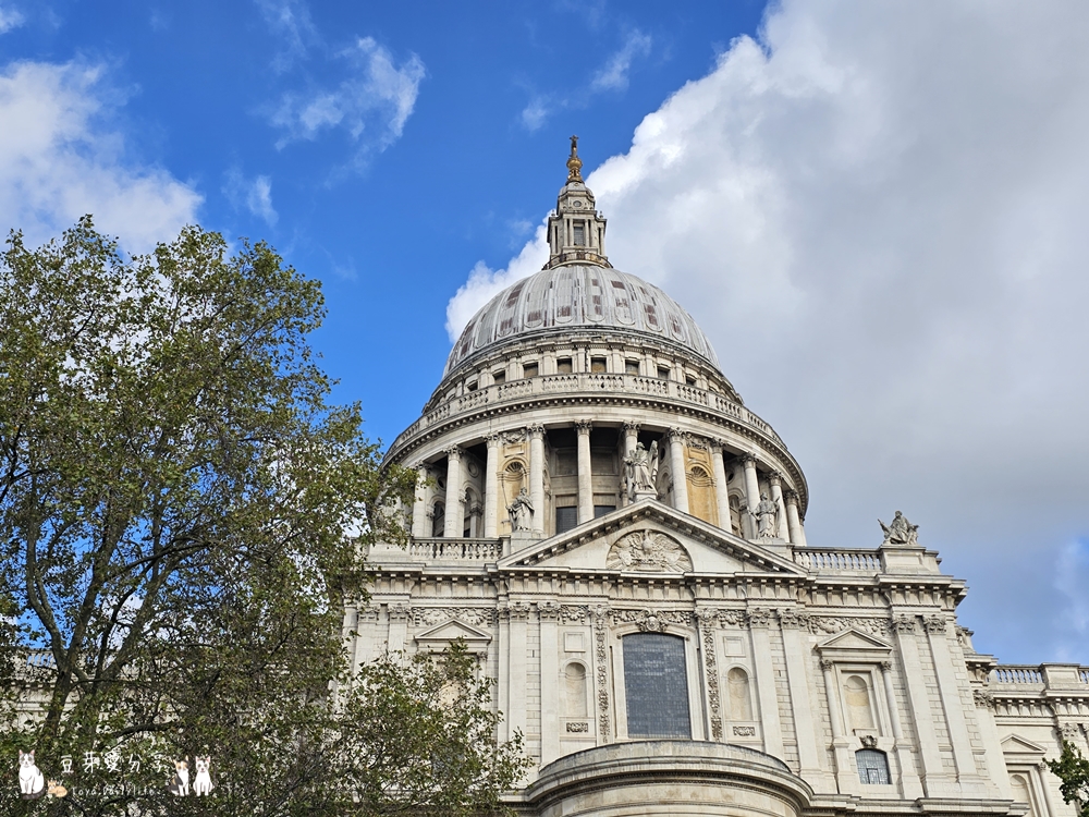 聖保羅大教堂 St. Paul's Cathedral|世界上第二大的圓頂教堂 ‧ 登上圓頂俯瞰倫敦市景 🌱豆芽出國趣英國 111 St Pauls Cathedral 146