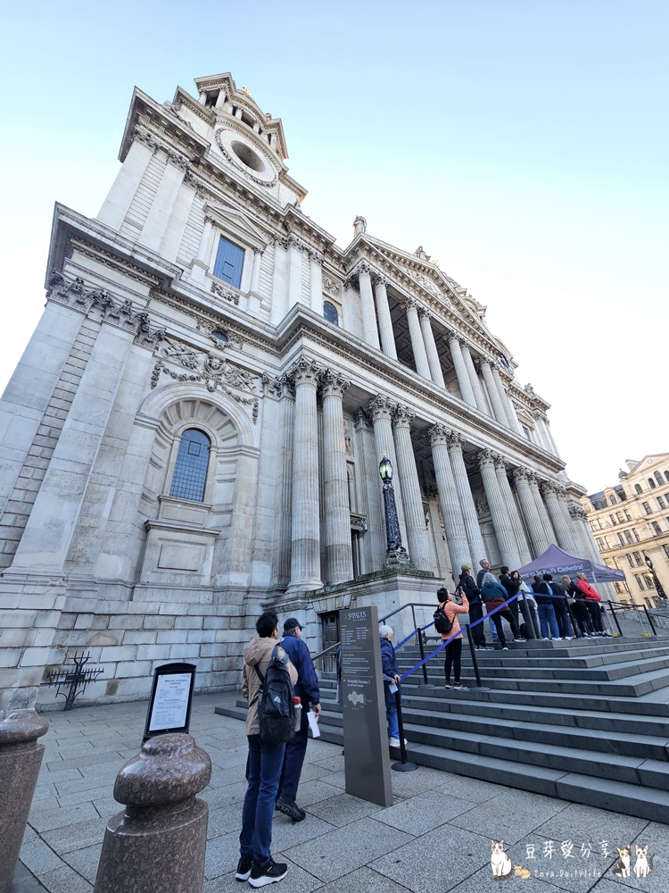 聖保羅大教堂 St. Paul's Cathedral|世界上第二大的圓頂教堂 ‧ 登上圓頂俯瞰倫敦市景 🌱豆芽出國趣英國 20 St Pauls Cathedral 18