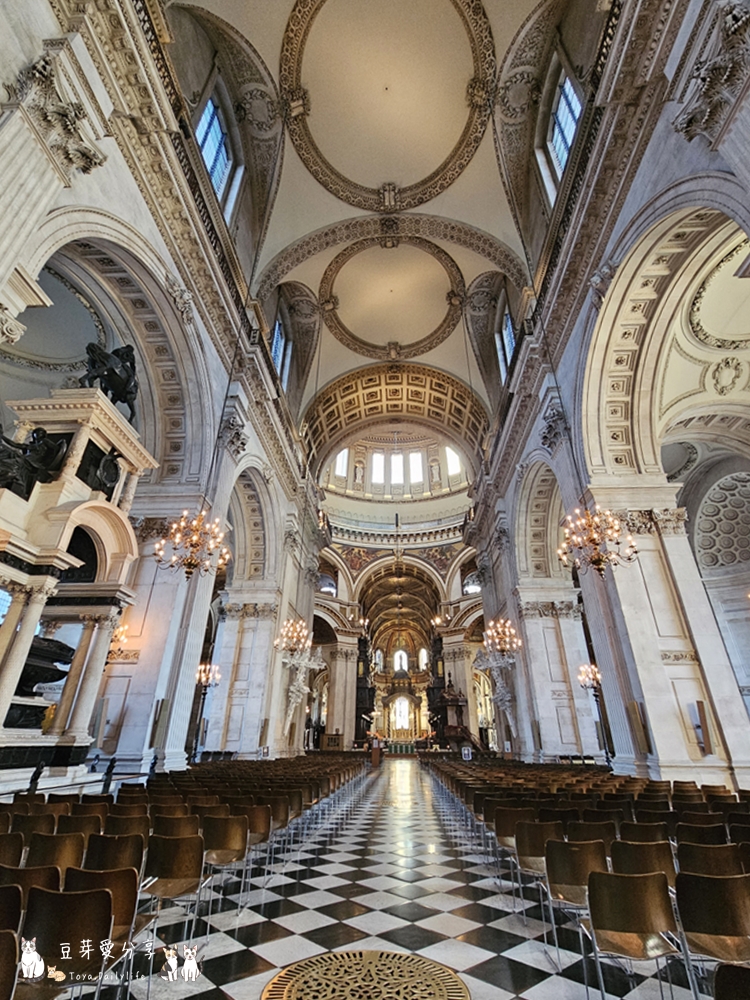 聖保羅大教堂 St. Paul's Cathedral|世界上第二大的圓頂教堂 ‧ 登上圓頂俯瞰倫敦市景 🌱豆芽出國趣英國 25 St Pauls Cathedral 26