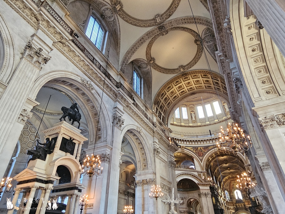 聖保羅大教堂 St. Paul's Cathedral|世界上第二大的圓頂教堂 ‧ 登上圓頂俯瞰倫敦市景 🌱豆芽出國趣英國 26 St Pauls Cathedral 27