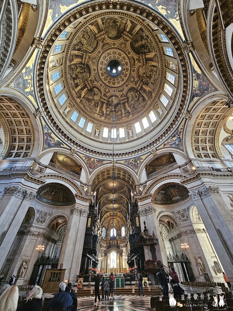 聖保羅大教堂 St. Paul's Cathedral|世界上第二大的圓頂教堂 ‧ 登上圓頂俯瞰倫敦市景 🌱豆芽出國趣英國 33 St Pauls Cathedral 40