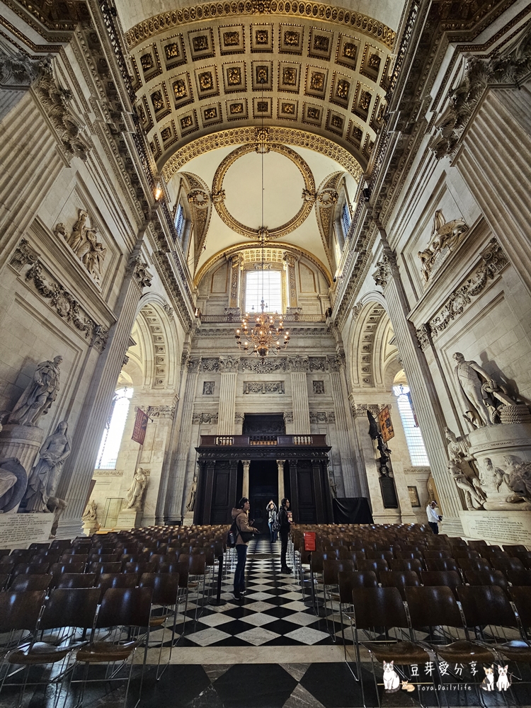 聖保羅大教堂 St. Paul's Cathedral|世界上第二大的圓頂教堂 ‧ 登上圓頂俯瞰倫敦市景 🌱豆芽出國趣英國 35 St Pauls Cathedral 43