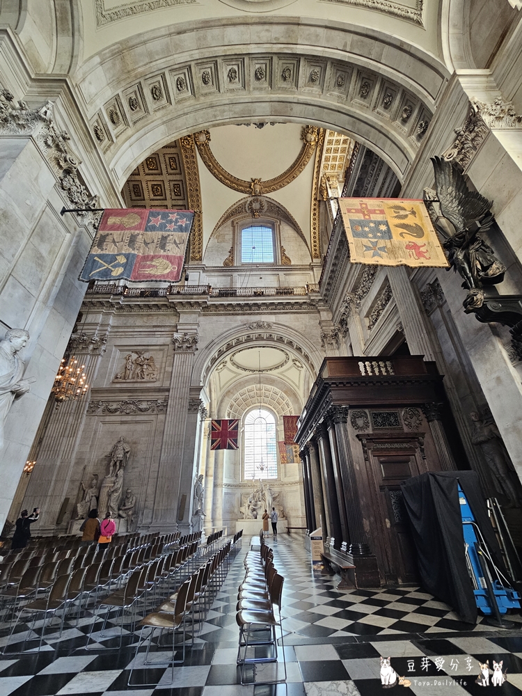 聖保羅大教堂 St. Paul's Cathedral|世界上第二大的圓頂教堂 ‧ 登上圓頂俯瞰倫敦市景 🌱豆芽出國趣英國 40 St Pauls Cathedral 52