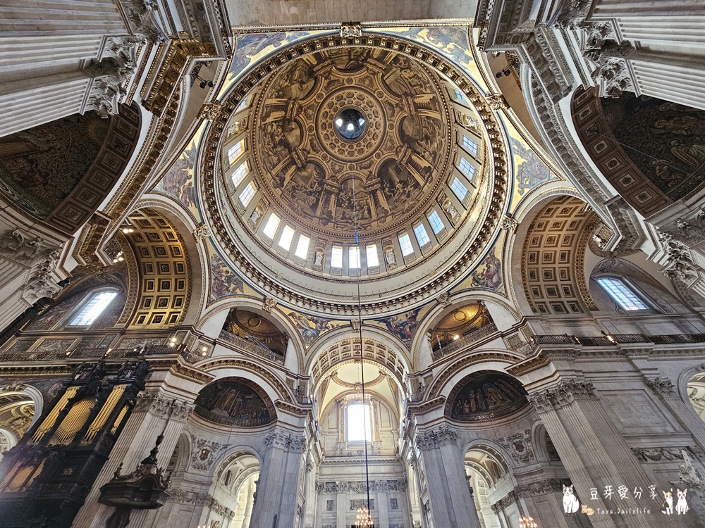 聖保羅大教堂 St. Paul's Cathedral|世界上第二大的圓頂教堂 ‧ 登上圓頂俯瞰倫敦市景 🌱豆芽出國趣英國 50 St Pauls Cathedral 67