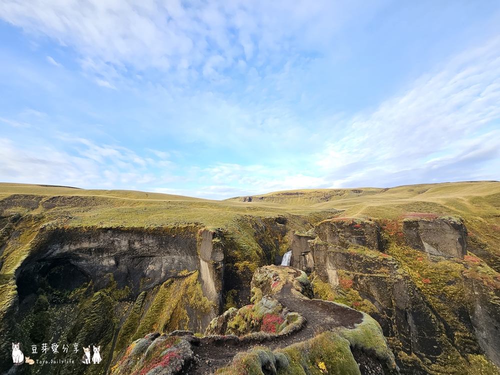 羽毛河峽谷 Fjaðrárgljúfur|俯瞰如同一根羽毛的峽谷 ‧ 冰島南部景點 🌱豆芽出國趣冰島 16 Fjadrargljufur Canyon 12