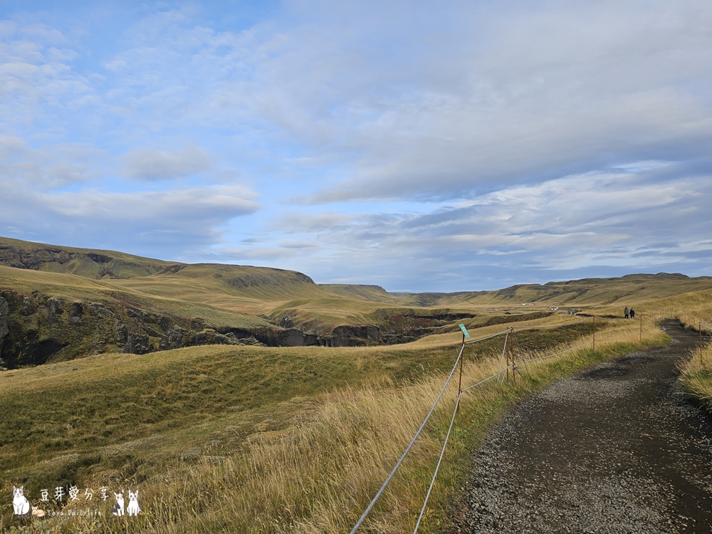 羽毛河峽谷 Fjaðrárgljúfur|俯瞰如同一根羽毛的峽谷 ‧ 冰島南部景點 🌱豆芽出國趣冰島 45 Fjadrargljufur Canyon 20