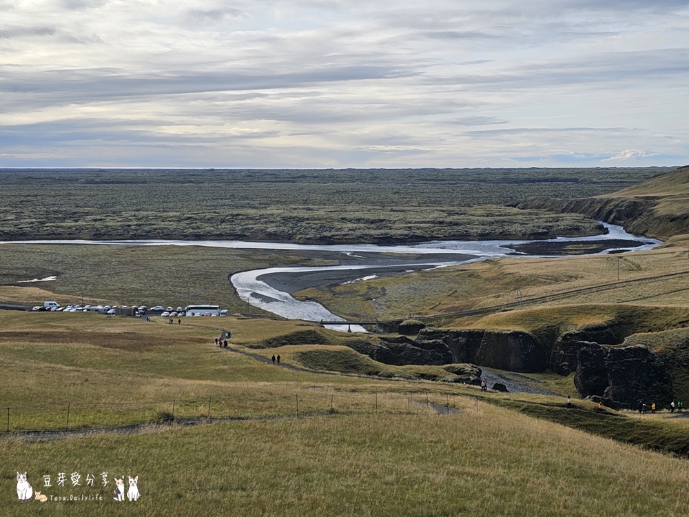 羽毛河峽谷 Fjaðrárgljúfur|俯瞰如同一根羽毛的峽谷 ‧ 冰島南部景點 🌱豆芽出國趣冰島 24 Fjadrargljufur Canyon 23