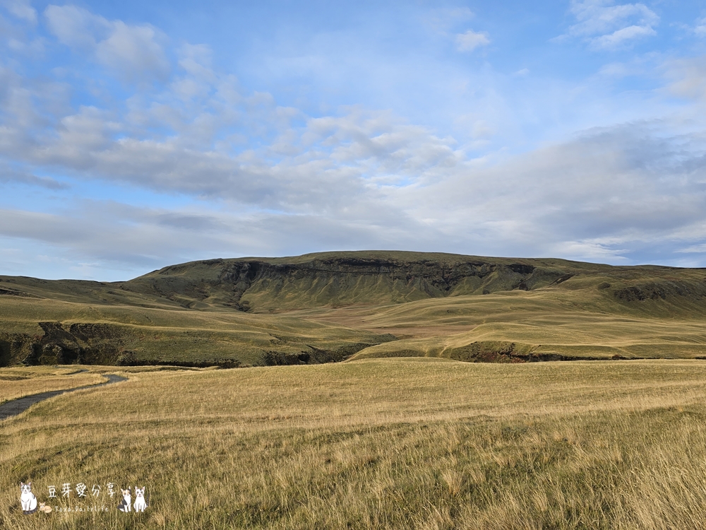 羽毛河峽谷 Fjaðrárgljúfur|俯瞰如同一根羽毛的峽谷 ‧ 冰島南部景點 🌱豆芽出國趣冰島 8 Fjadrargljufur Canyon 4