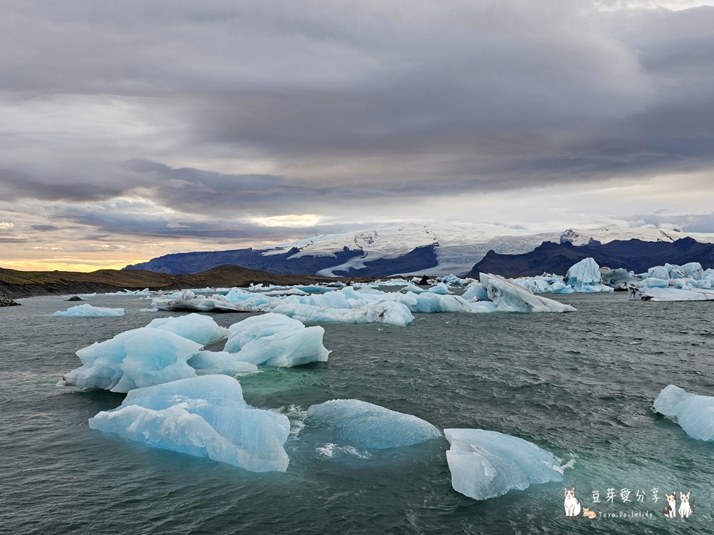 傑古沙龍冰河湖 Jökulsárlón|滿是冰塊的冰潟湖 ‧ 冰島環島景點 🌱豆芽出國趣冰島 6 Jokulsarlon 4