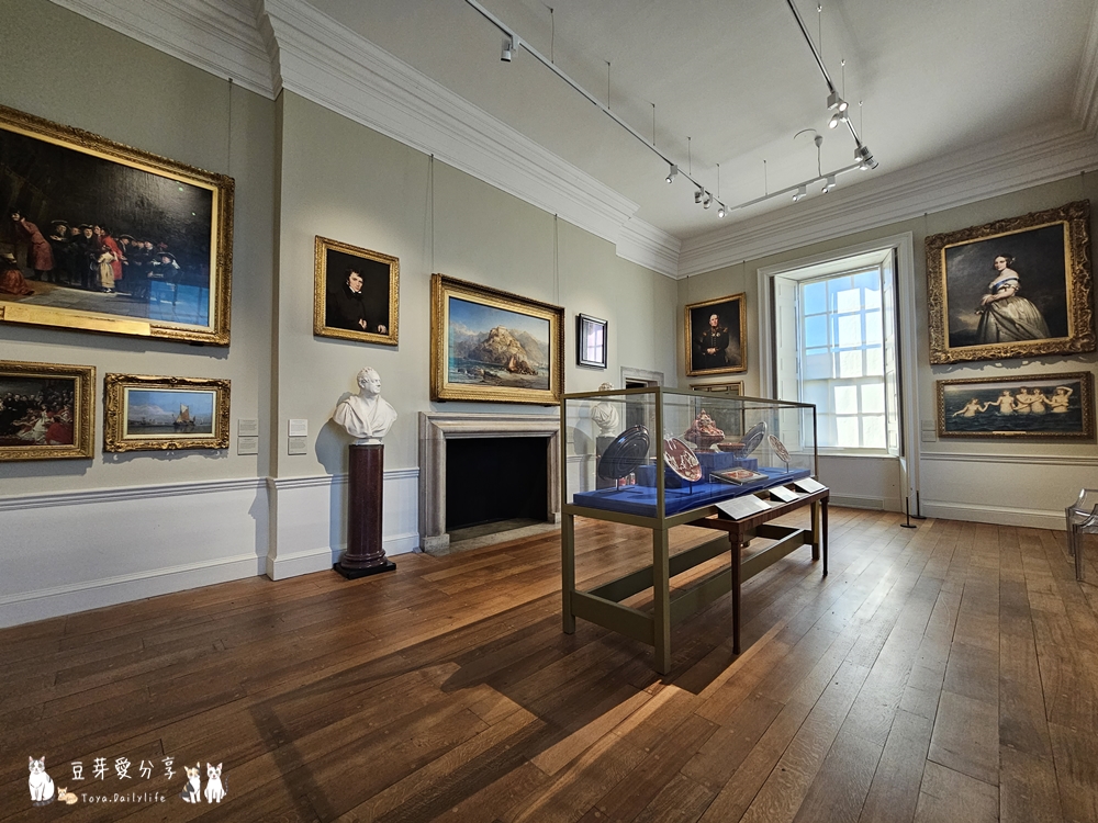 Queens House 2