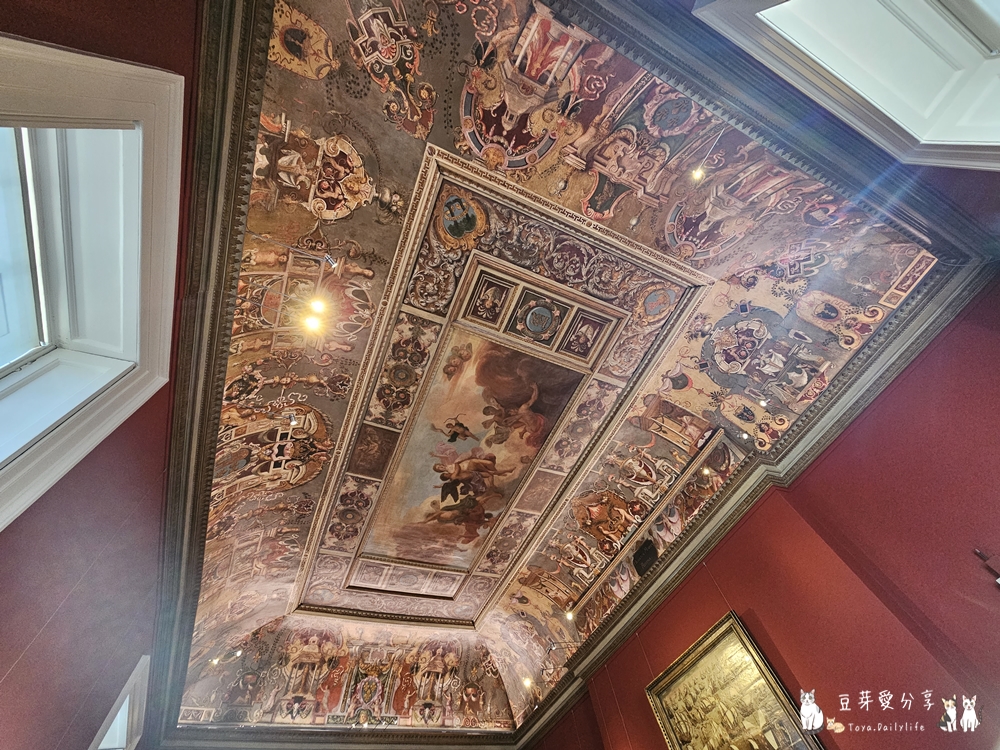 Queens House 21