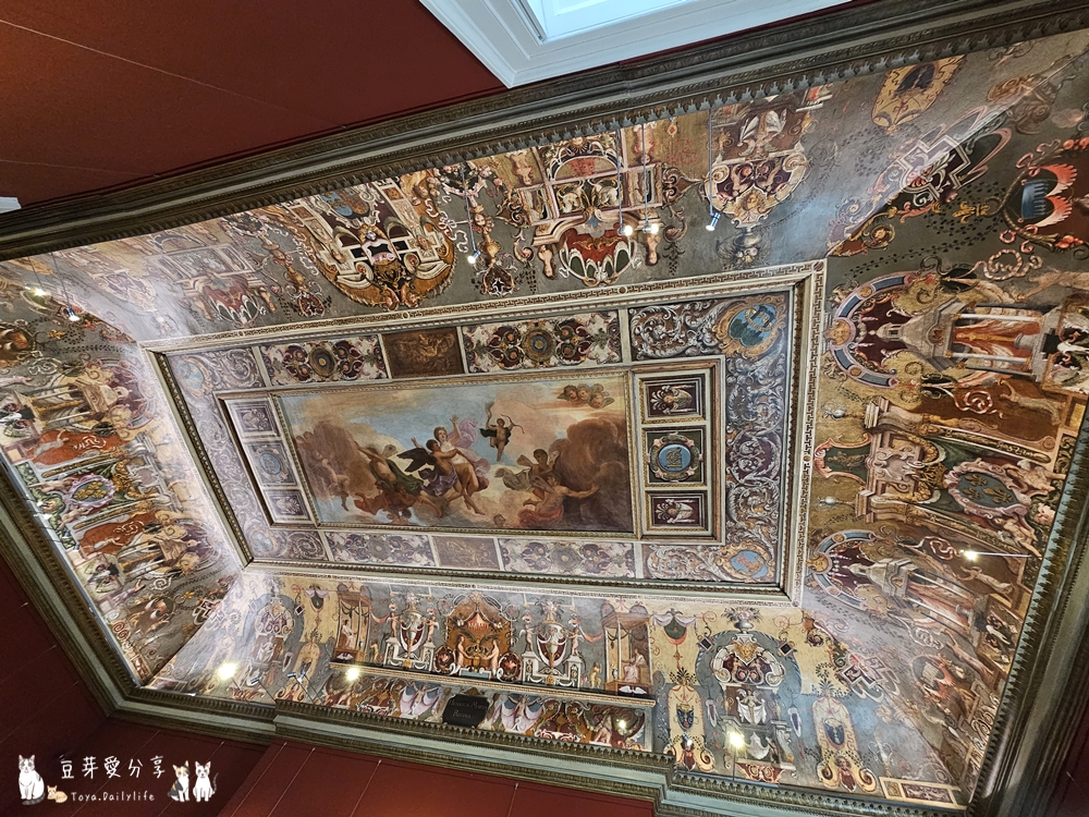 Queens House 22