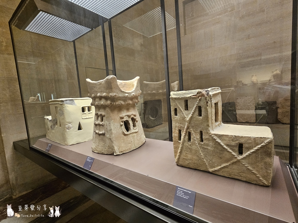 Louvre 22