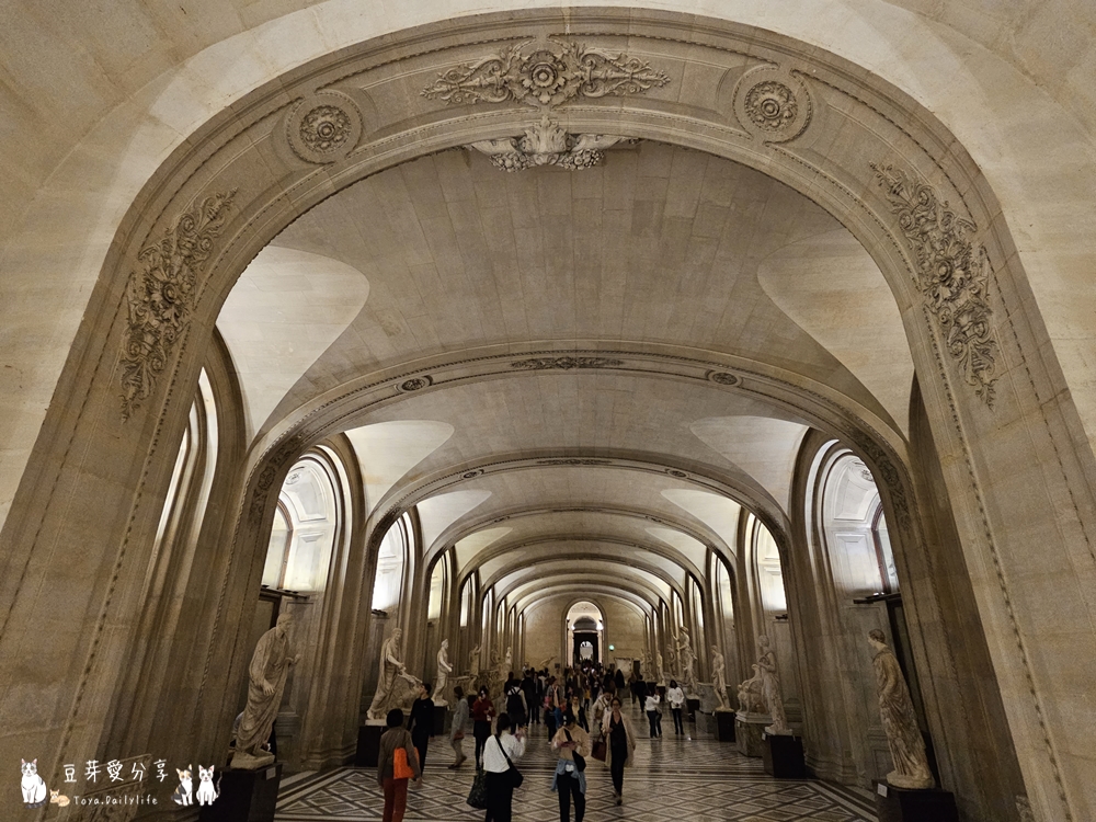 Louvre 32