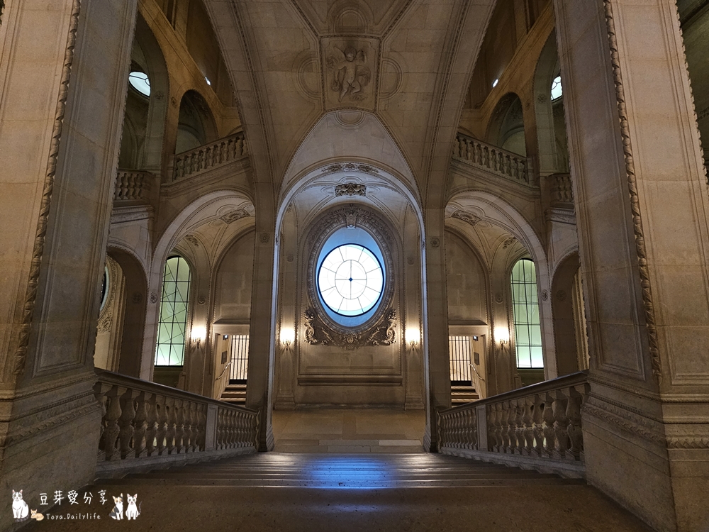 Louvre 82