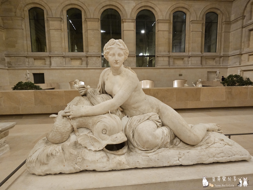 Louvre 83