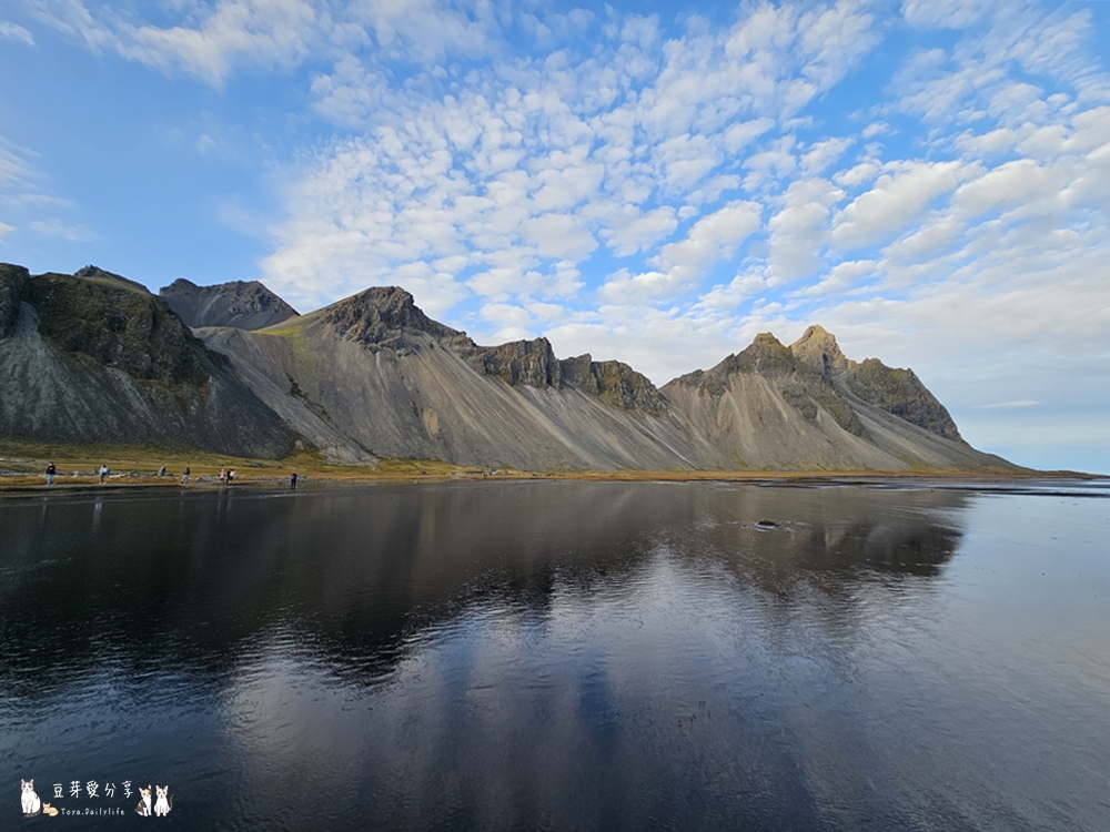 蝙蝠山 Brunnhorn |西角山 Vestrahorn 天空之鏡 ‧ 維京村落 Viking Village 🌱豆芽出國趣冰島 13 Vestrahorn 10
