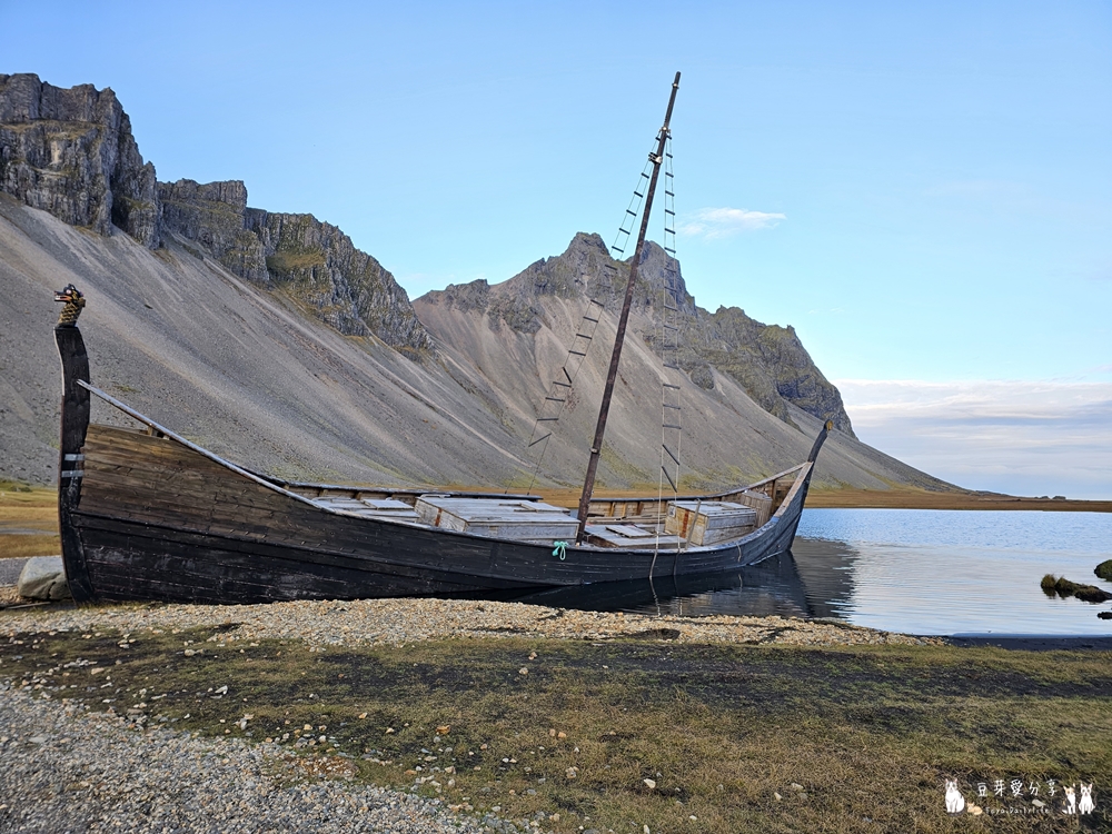 蝙蝠山 Brunnhorn |西角山 Vestrahorn 天空之鏡 ‧ 維京村落 Viking Village 🌱豆芽出國趣冰島 30 Vestrahorn 28