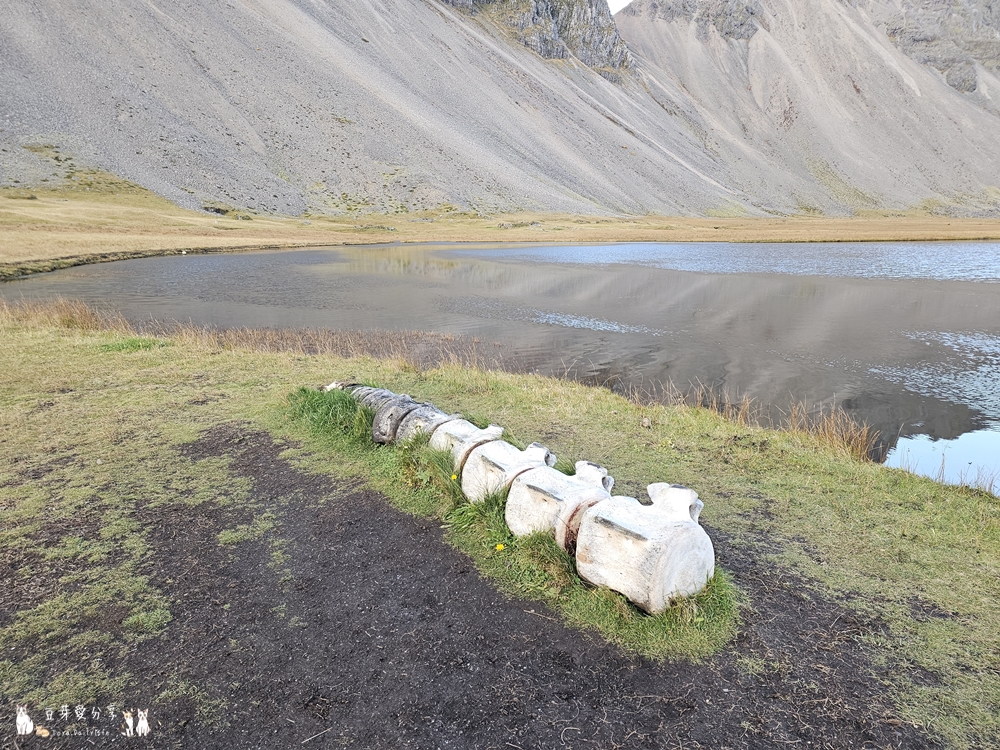 蝙蝠山 Brunnhorn |西角山 Vestrahorn 天空之鏡 ‧ 維京村落 Viking Village 🌱豆芽出國趣冰島 32 Vestrahorn 30