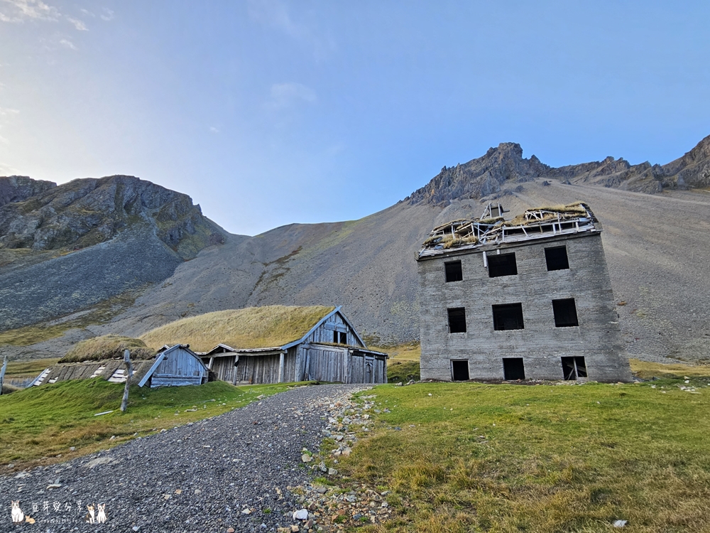 蝙蝠山 Brunnhorn |西角山 Vestrahorn 天空之鏡 ‧ 維京村落 Viking Village 🌱豆芽出國趣冰島 36 Vestrahorn 33