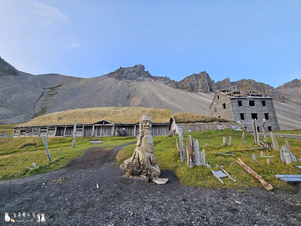 蝙蝠山 Brunnhorn |西角山 Vestrahorn 天空之鏡 ‧ 維京村落 Viking Village 🌱豆芽出國趣冰島 37 Vestrahorn 35