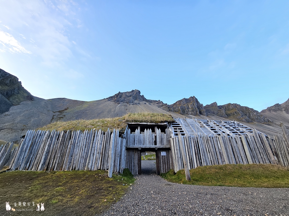 蝙蝠山 Brunnhorn |西角山 Vestrahorn 天空之鏡 ‧ 維京村落 Viking Village 🌱豆芽出國趣冰島 39 Vestrahorn 38